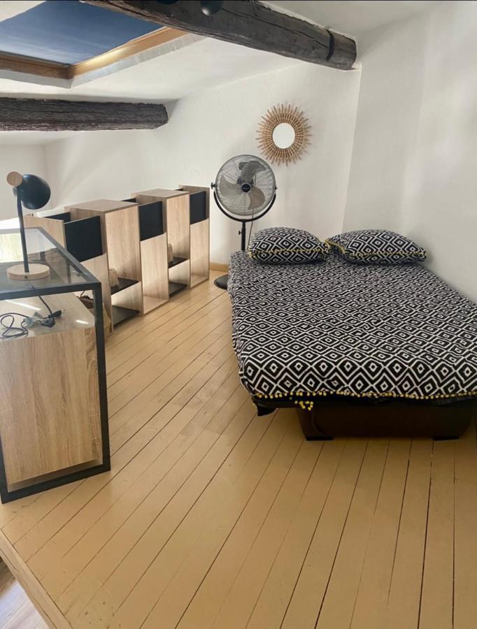 Delice De Nimes Apartment Exterior photo